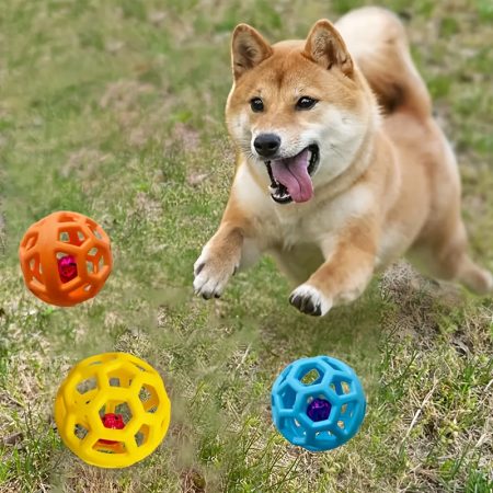 4pcs Interactive Dog Toy Food Leakage Geometric Hollow Ball, TPR Plastic Rubber Interactive Snack Cleaning Teeth Grinding Durable Dog Toy, Suitable for Small And Medium-sized Dogs, Without Battery