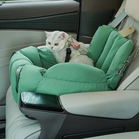 A Pet Bed Suitable for Both Cats And Dogs, Designed for Easy Transport in a Car Or by Hand. This Versatile, Portable Pet Bed Is Elevated, Making It Suitable for All Seasons, And Features a Closed Design for Wind Protection And Warmth.